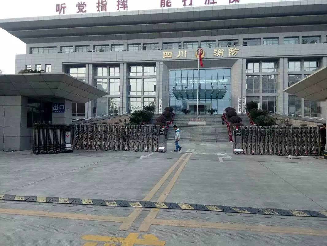 上饶广丰区上饶广丰区四川消防总队伸缩门